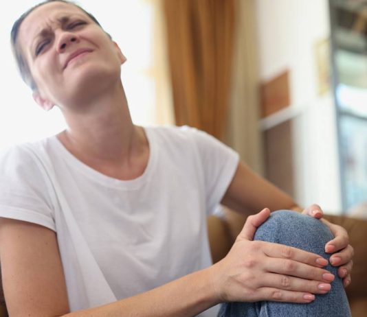 Knee pain at rest and when walking: what are the causes Knee pain at rest and when walking what are the causes