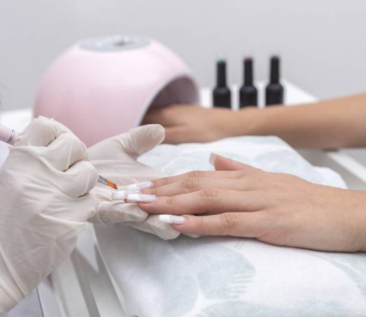 Why Gel and Shellac Nails Should Be Avoided (New Research) Why Gel and Shellac Nails Should Be Avoided (New Research)