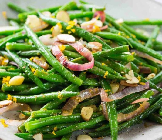 Sautéed Green Beans with Almonds