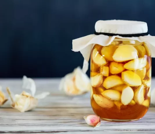 Is Fermented Garlic Honey a Legitimate Cold Cure? Uncovering the Truth Behind This Home Remedy