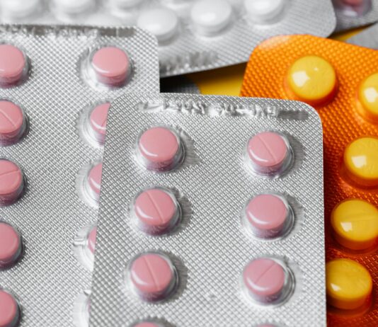 Risk of Death May Rise with the Combination of Medications for Erectile Dysfunction and Chest Pain close up photo of pills on blister packs